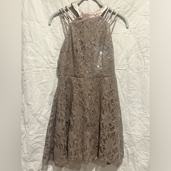 Womens B Darlin Size 3/4 Gold Sparkly Glitter Lace Racerback Cocktail Dress - Picture 1 of 9